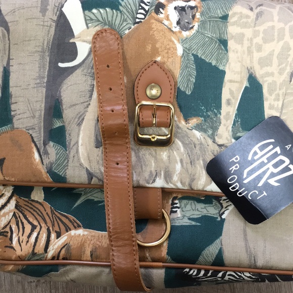 Herz 90’s vintage Safari travel crossbody purse bag - Picture 14 of 16